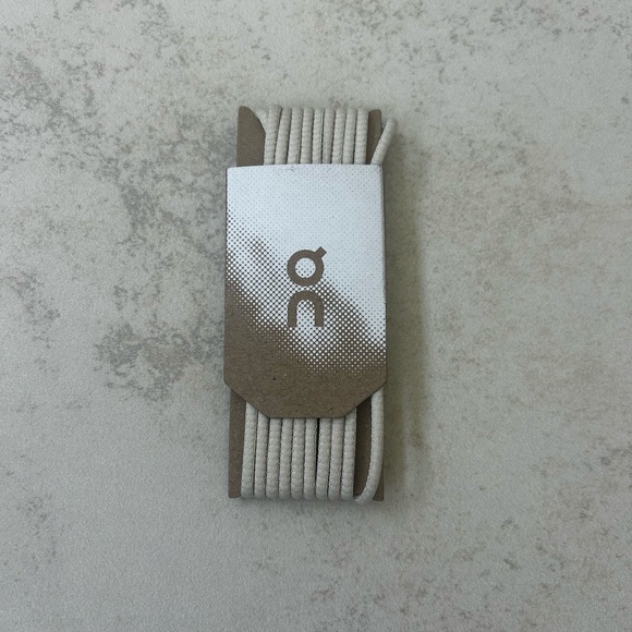 On Running Creme Shoe Laces - Picture 1 of 1
